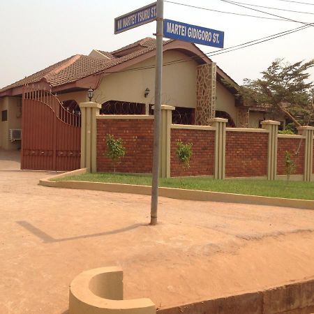 Benconi Lodge Acra Exterior foto